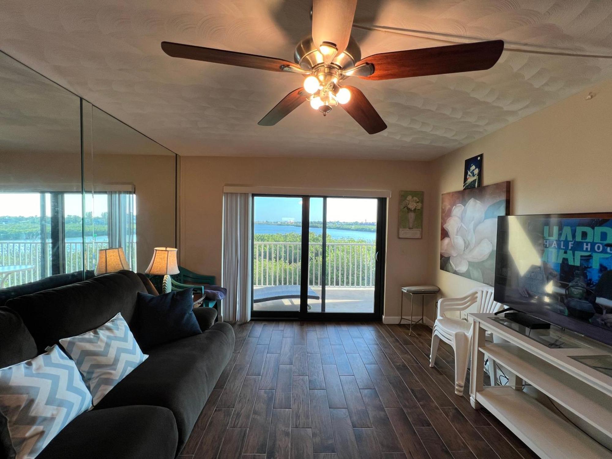 Bayshore Yatch Tennis Condo 2Br 3 Beds, Walking Distance To Beautiful Quite Beach شاطئ كليرووتر المظهر الخارجي الصورة